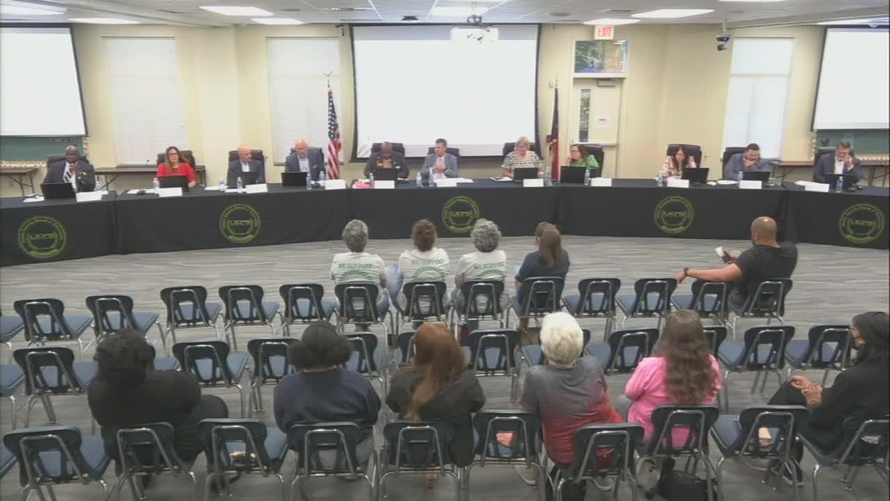 Hemby Bridge board approves 18-year lease extension for Crown Castle cell tower