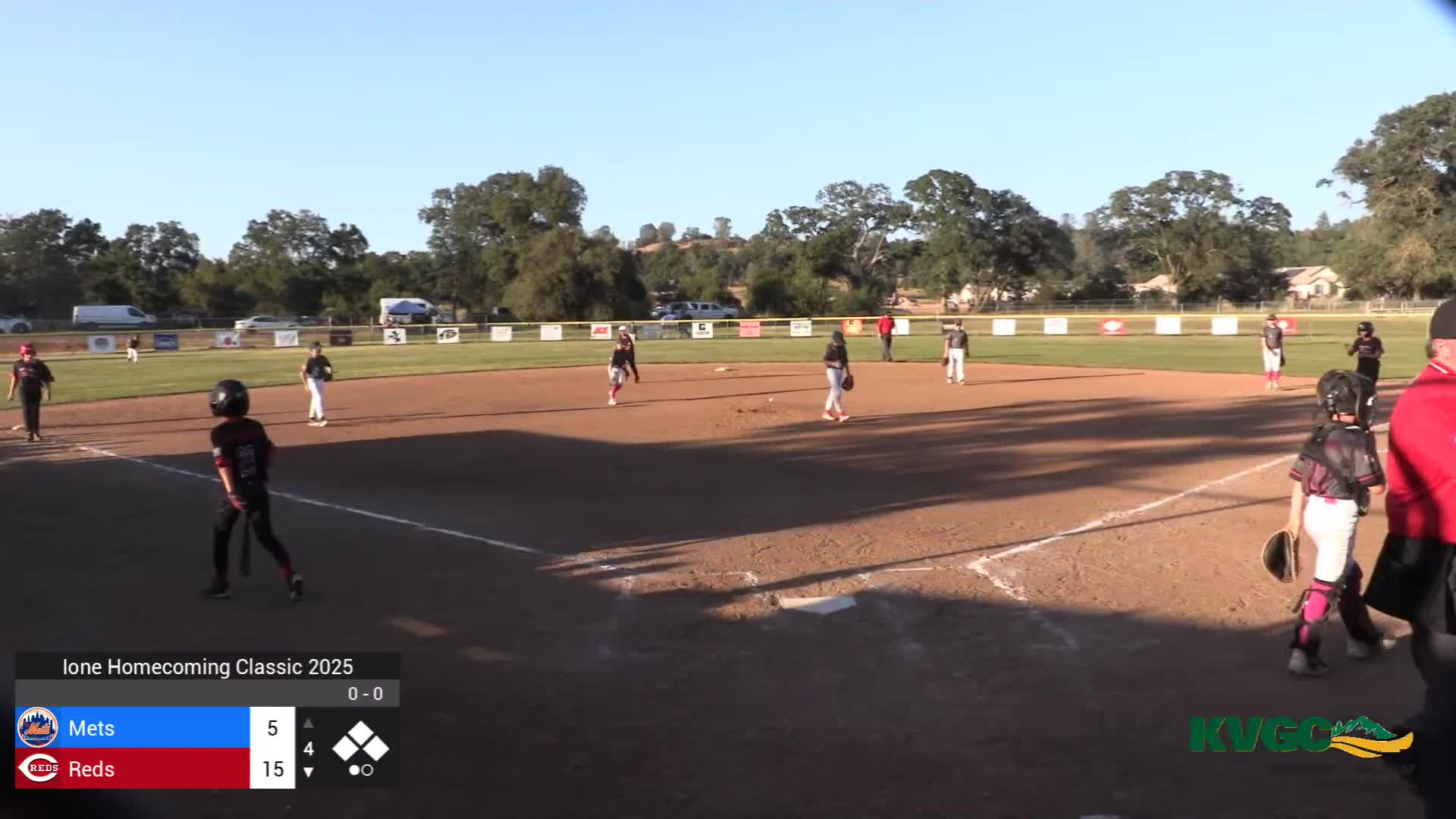 Reds dominate Mets with 10 run victory during Ione Homecoming game