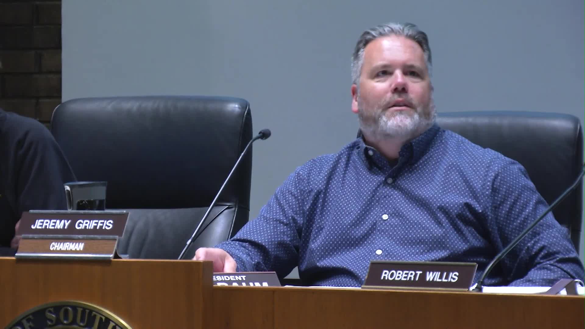 Commission backs carryout and alcohol sales at Southfield Road station; operator described as family business