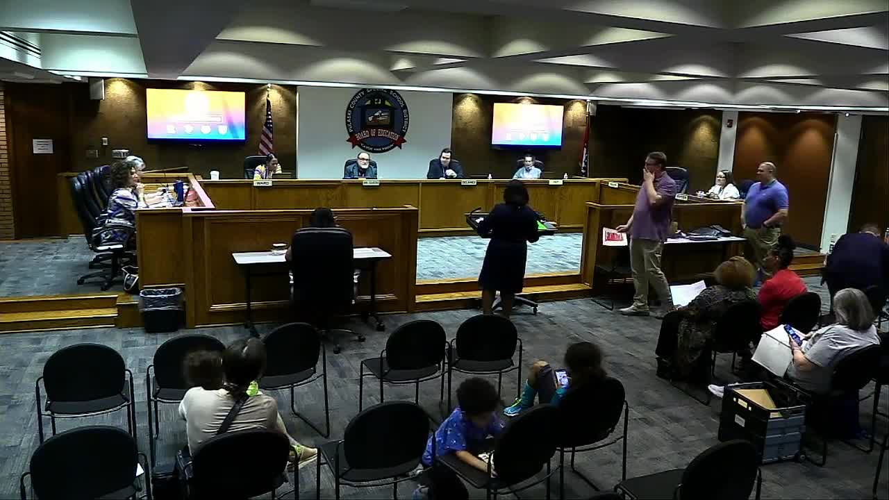 PCSSD middle schools pilot new cell phone pouch policy to enhance classroom focus