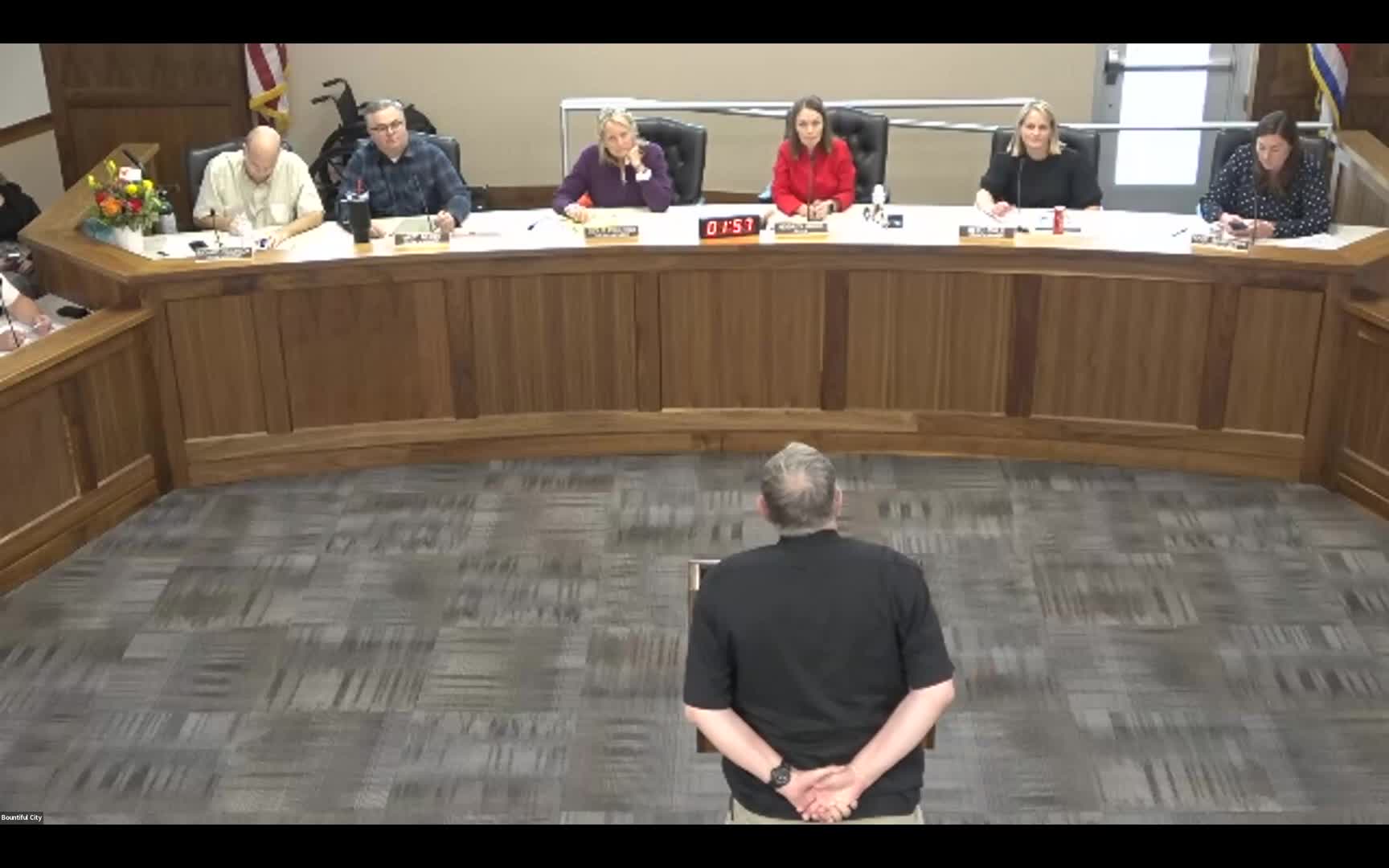 Residents voice concerns over bright street lights and dangerous intersection at city meeting