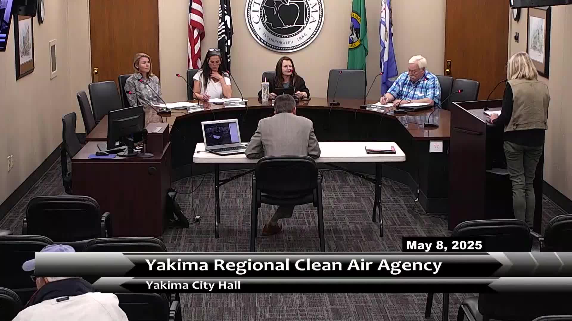 Neighbors tell Yakima clean-air board DTG Landfill crushing creates persistent dust