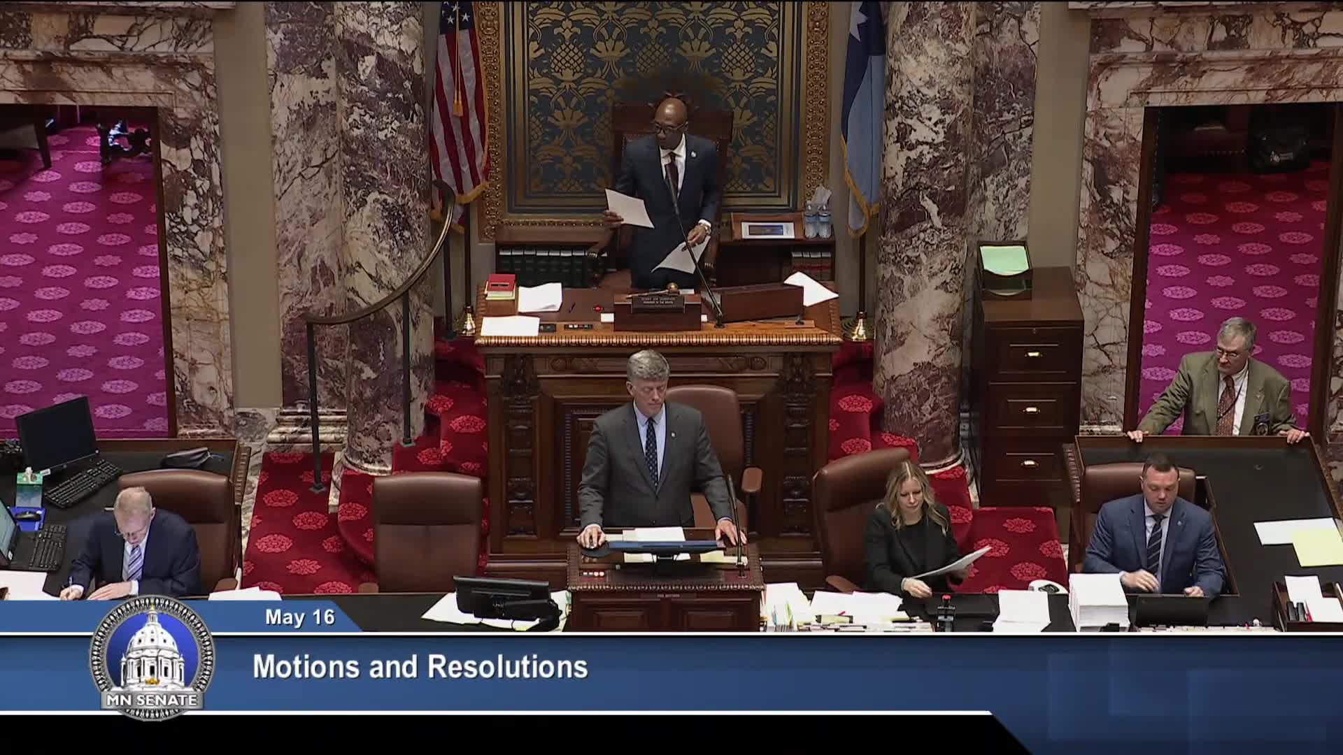 Senate unanimously approves roadside signage for exterior AEDs