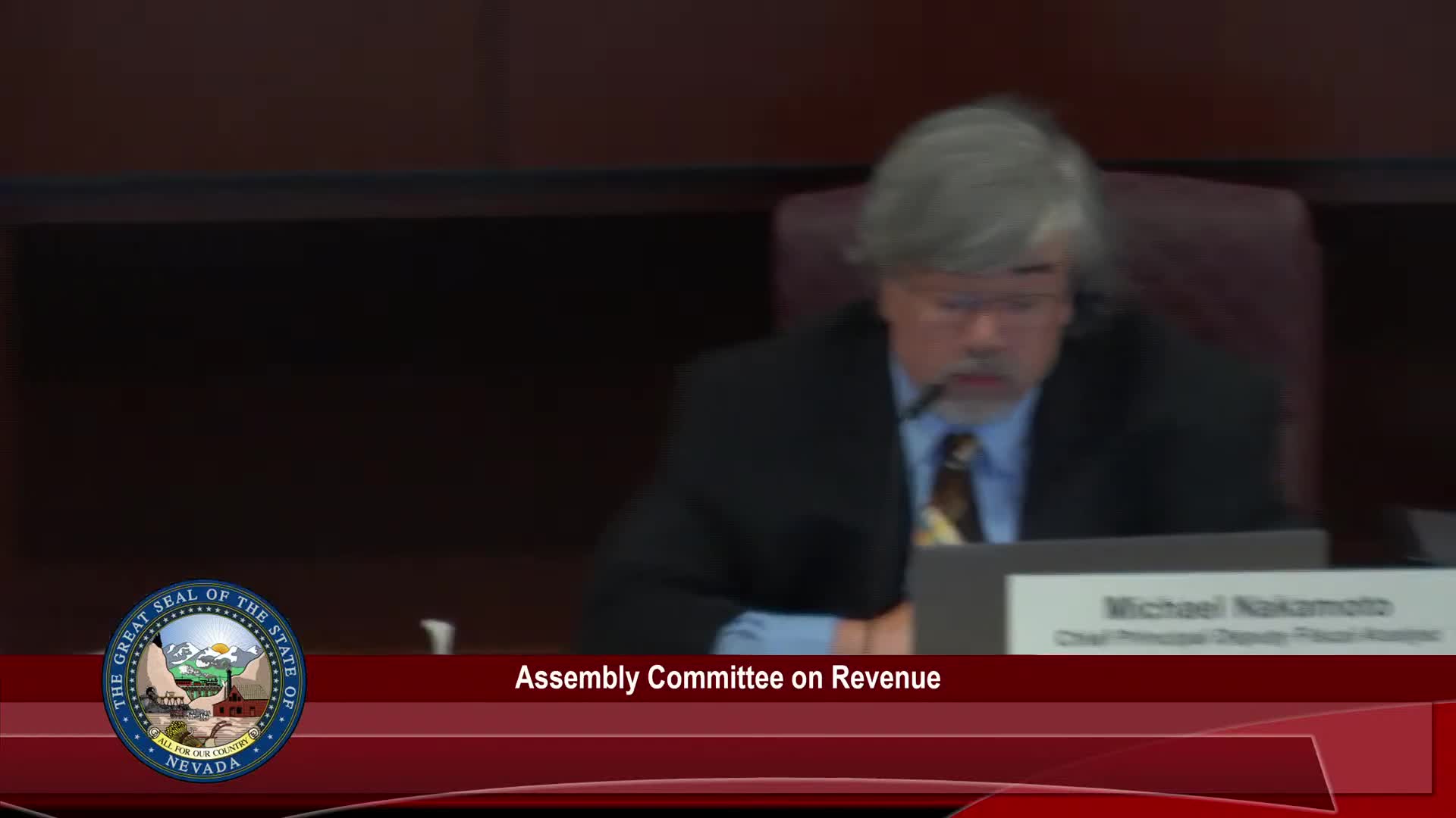 Committee amends, advances bill imposing negotiated agreements between lead project participants and local governments for large-scale economic projects