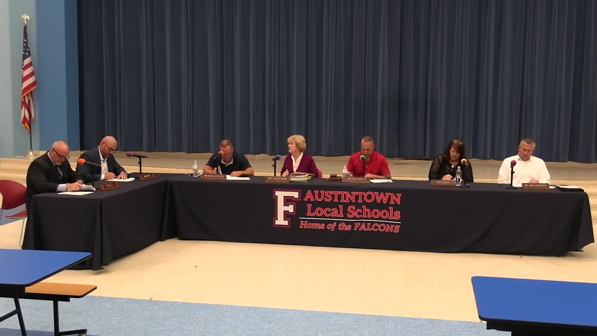 Austintown board approves multiyear contracts for district administrators