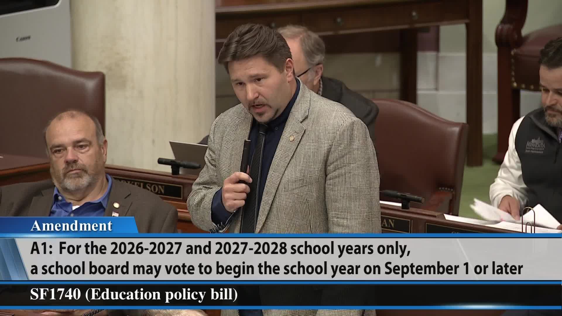Minnesota lawmakers debate school calendar amendment for flexibility and outdoor education