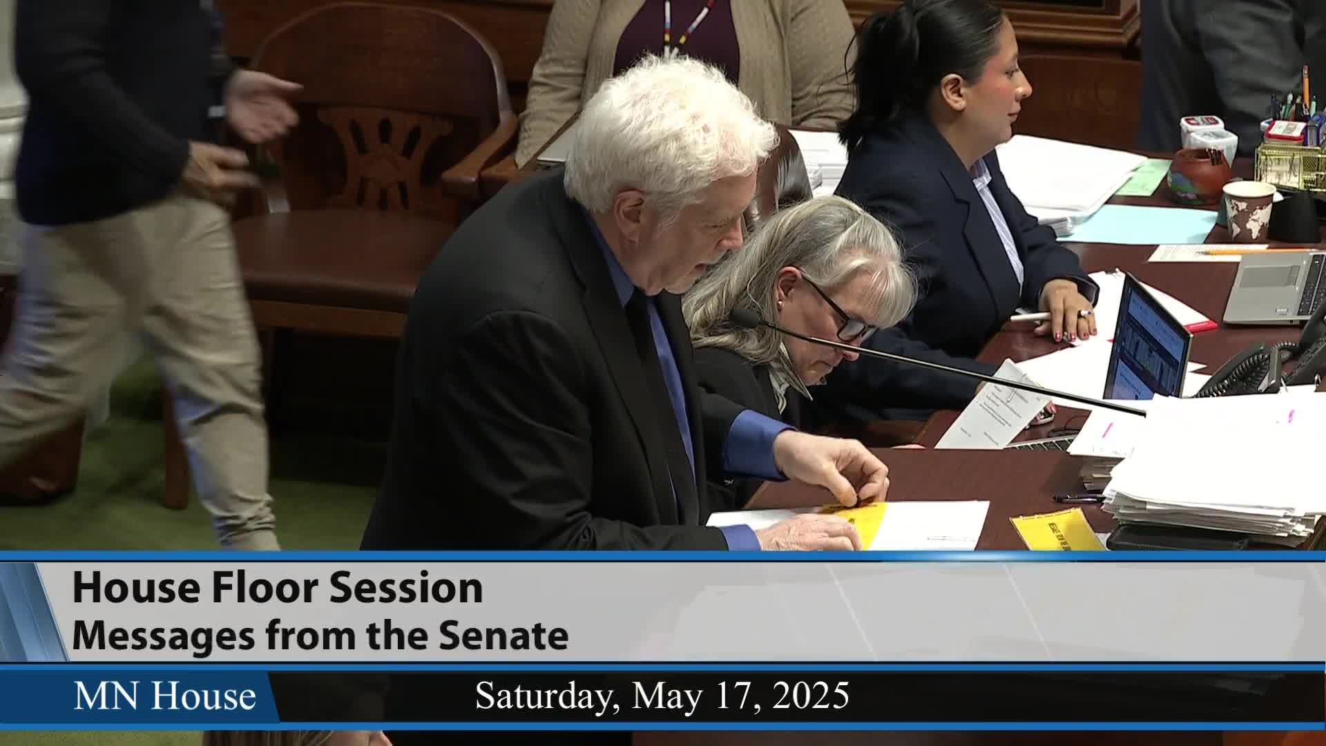 House concurs with Senate on bill clarifying AED signage; bill repassed unanimously