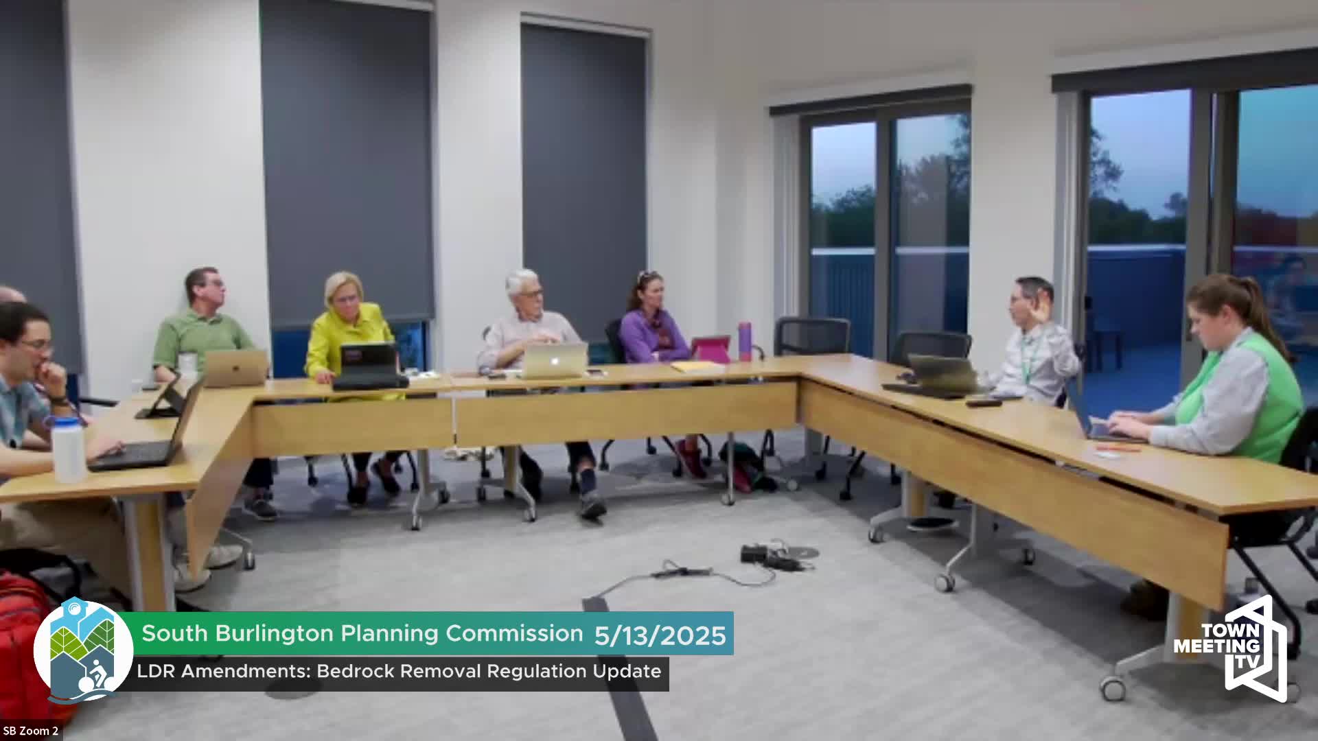 Planning commission weighs new rules for bedrock removal and nuisance noise; staff recommends development‑review controls