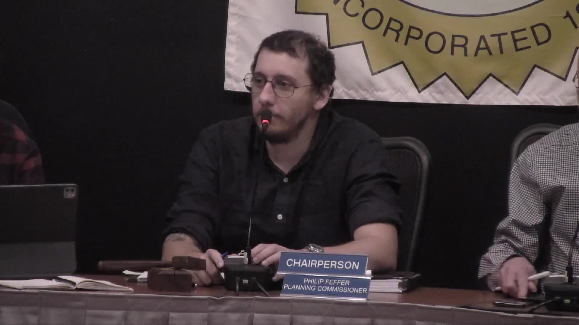 Commission approves carport, lower‑floor remodel and 20‑foot driveway entrance at 131 Bothen Road