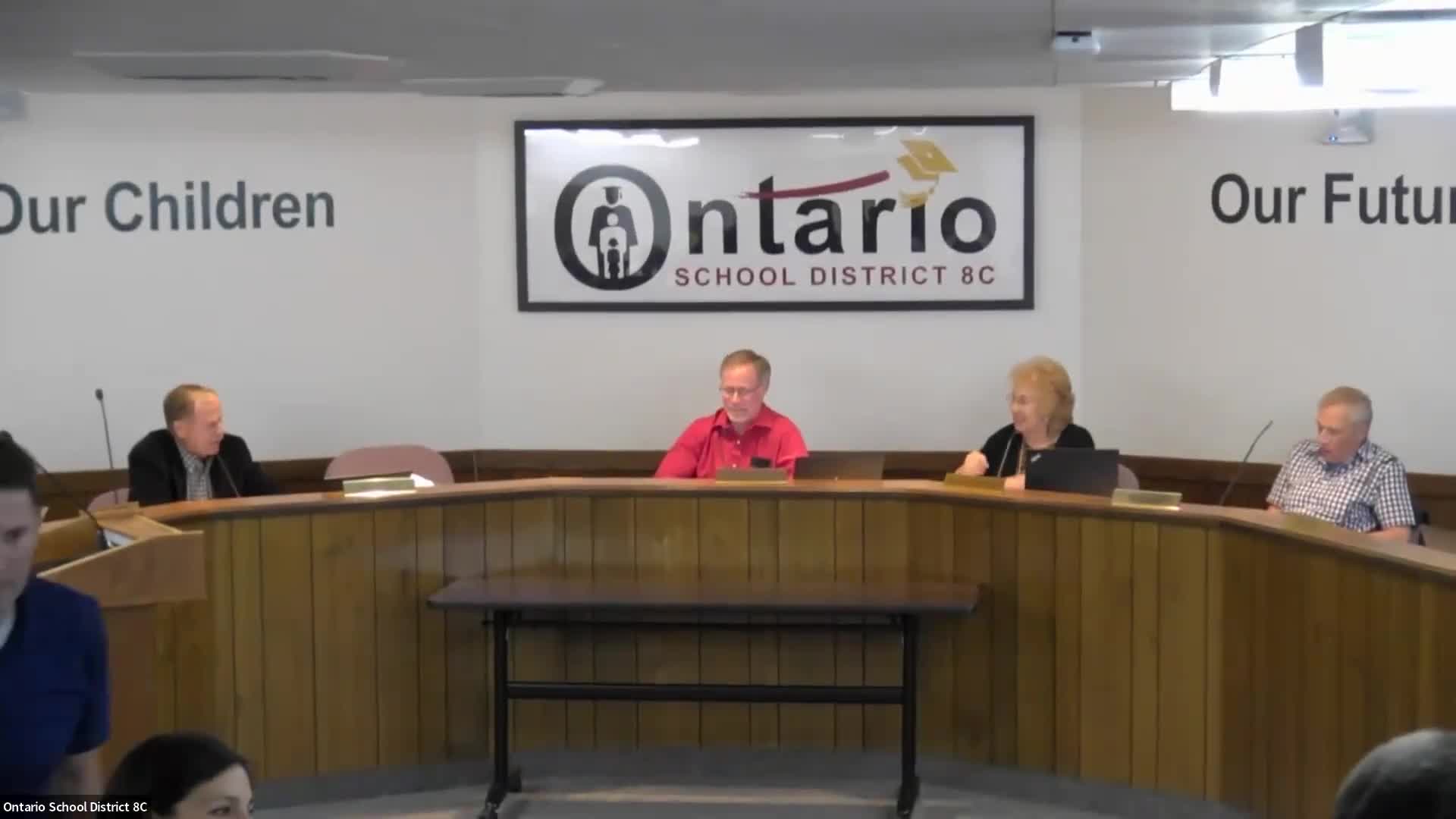 Ontario Middle School celebrates Dia del Nino with organized activities and parent involvement