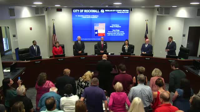 Rockwall Mayor leads prayer for new city council unity and guidance