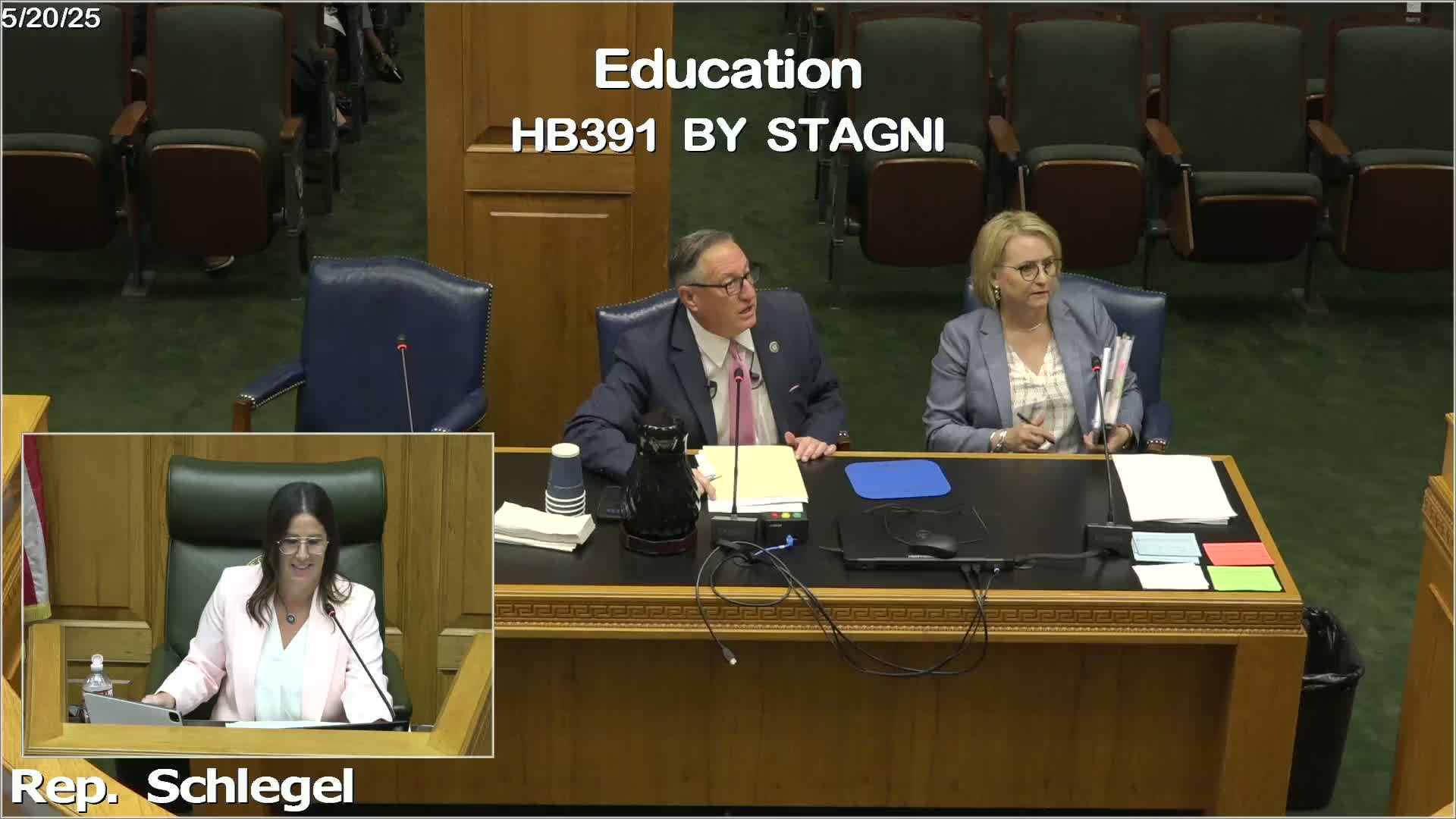 Representative asks State Department of Education to study effects of school cellphone ban