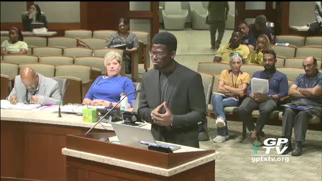 Grand Prairie residents advocate for more pickleball courts at Friendship Park