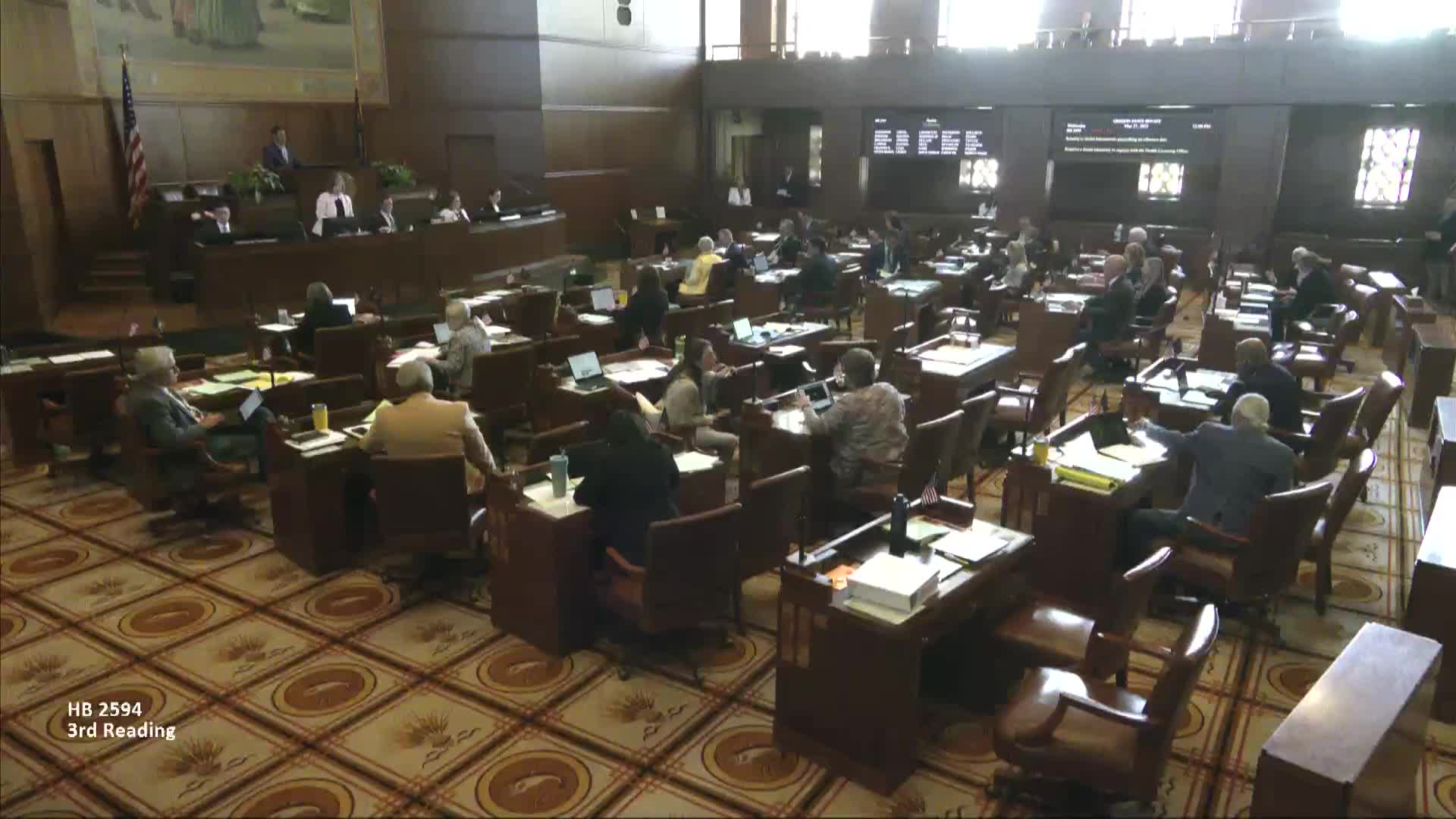 Senate approves bill to require dental labs to provide material and quality information to patients