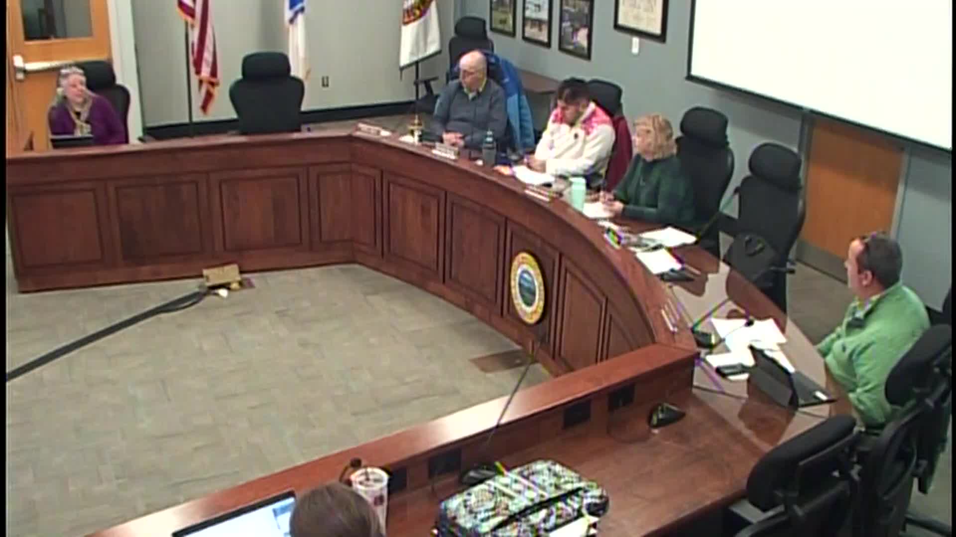 Mansfield Town Council approves Stefano's Pizza transfer and discusses grant funding