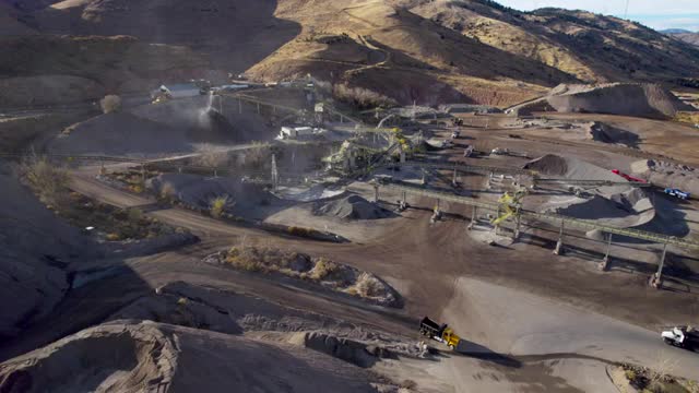 State reclamation division reviews respirator and silica safety procedures