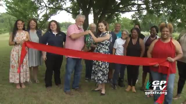 Grand Prairie celebrates rededication of Haven Community Garden with H E B support