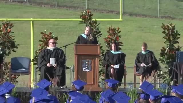 Bellevue High School celebrates 30th graduation with achievements of class of 2025