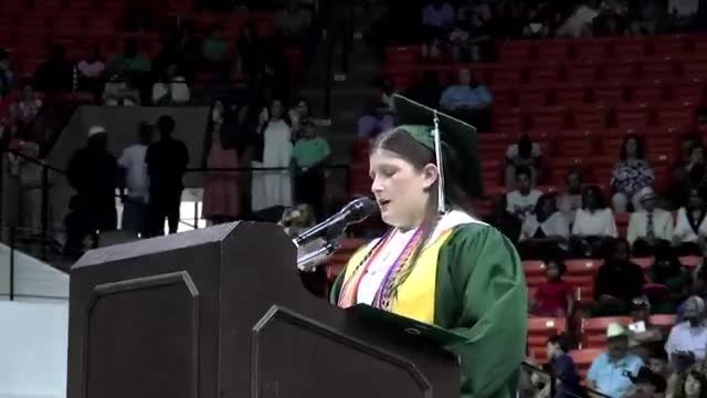 Class of 2025 encouraged to embrace change and impact the world