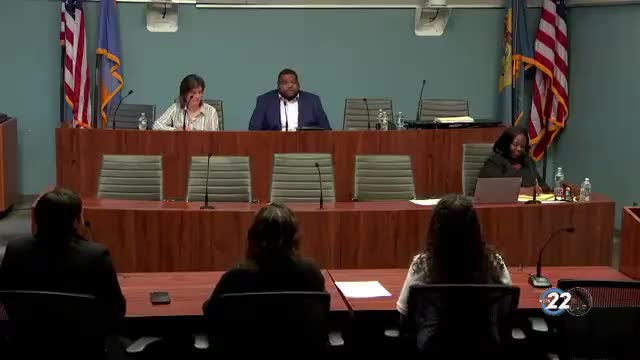 Phyllis Mobley praises youth presentations at Mount Pleasant High School meeting