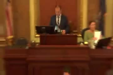 Legislators adopt committee reports on key Senate bills in Utah