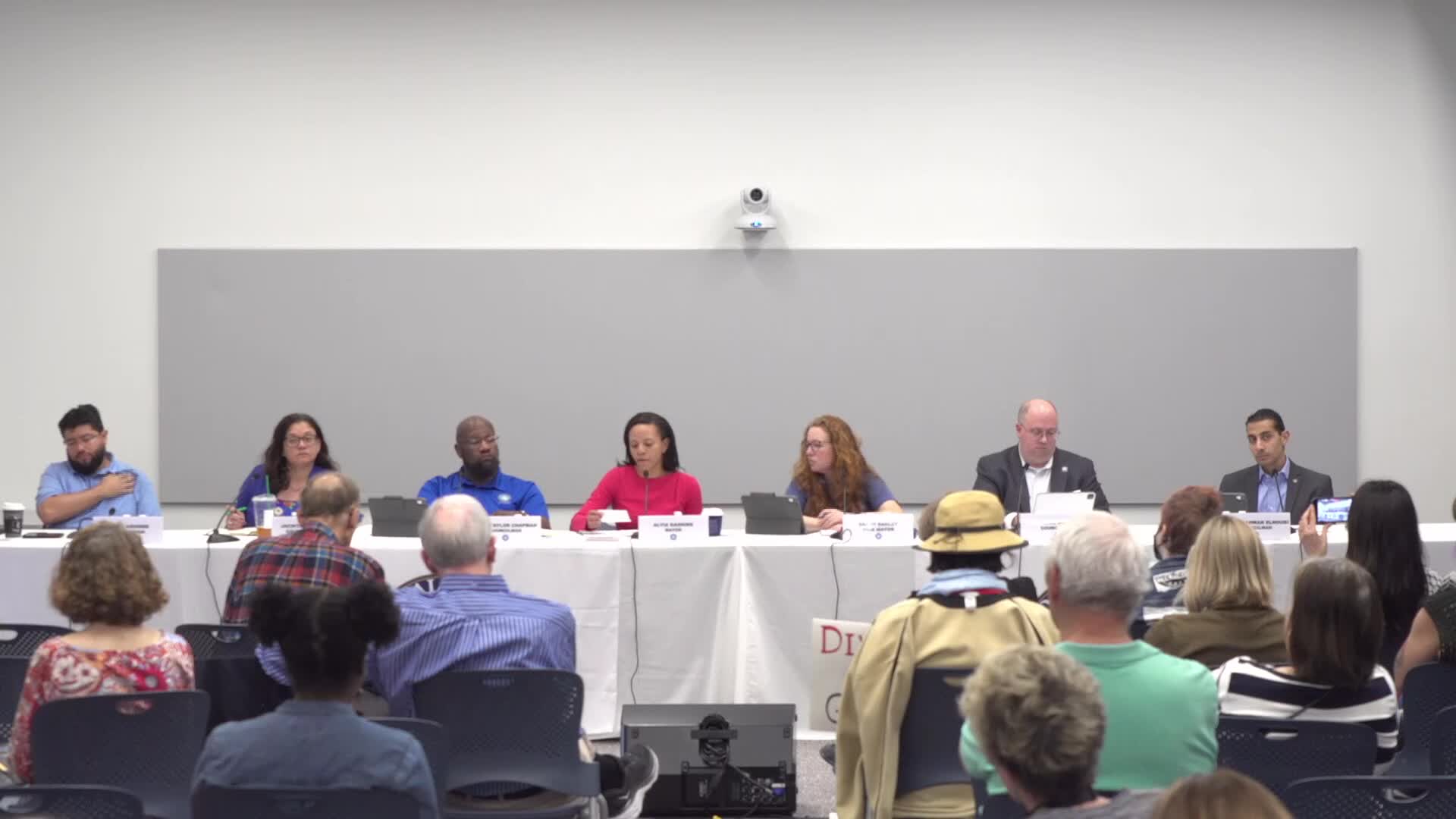 City Council debates benefits of collective bargaining for employee compensation