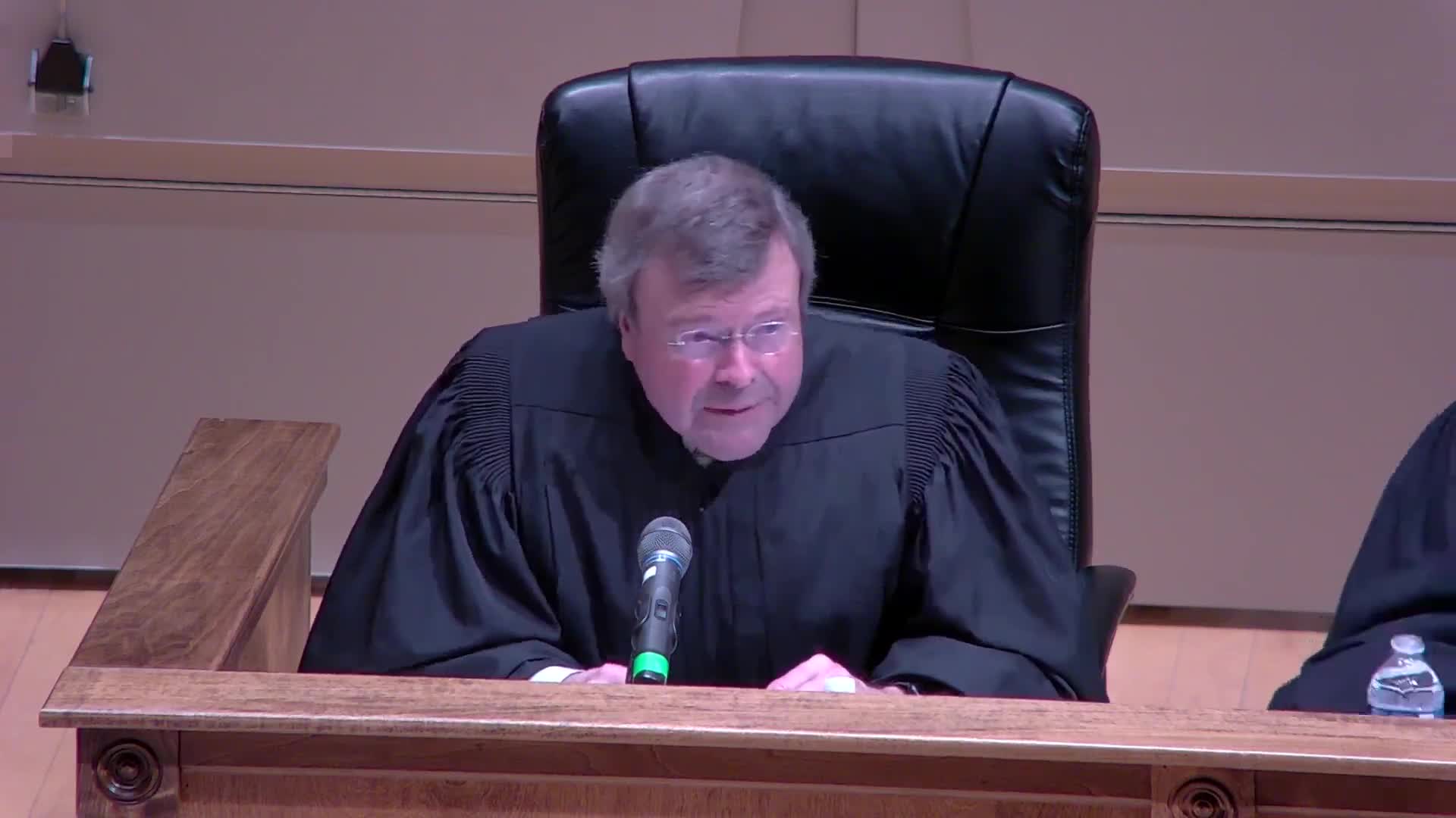 Court hears arguments on juvenile confession voluntariness in murder case