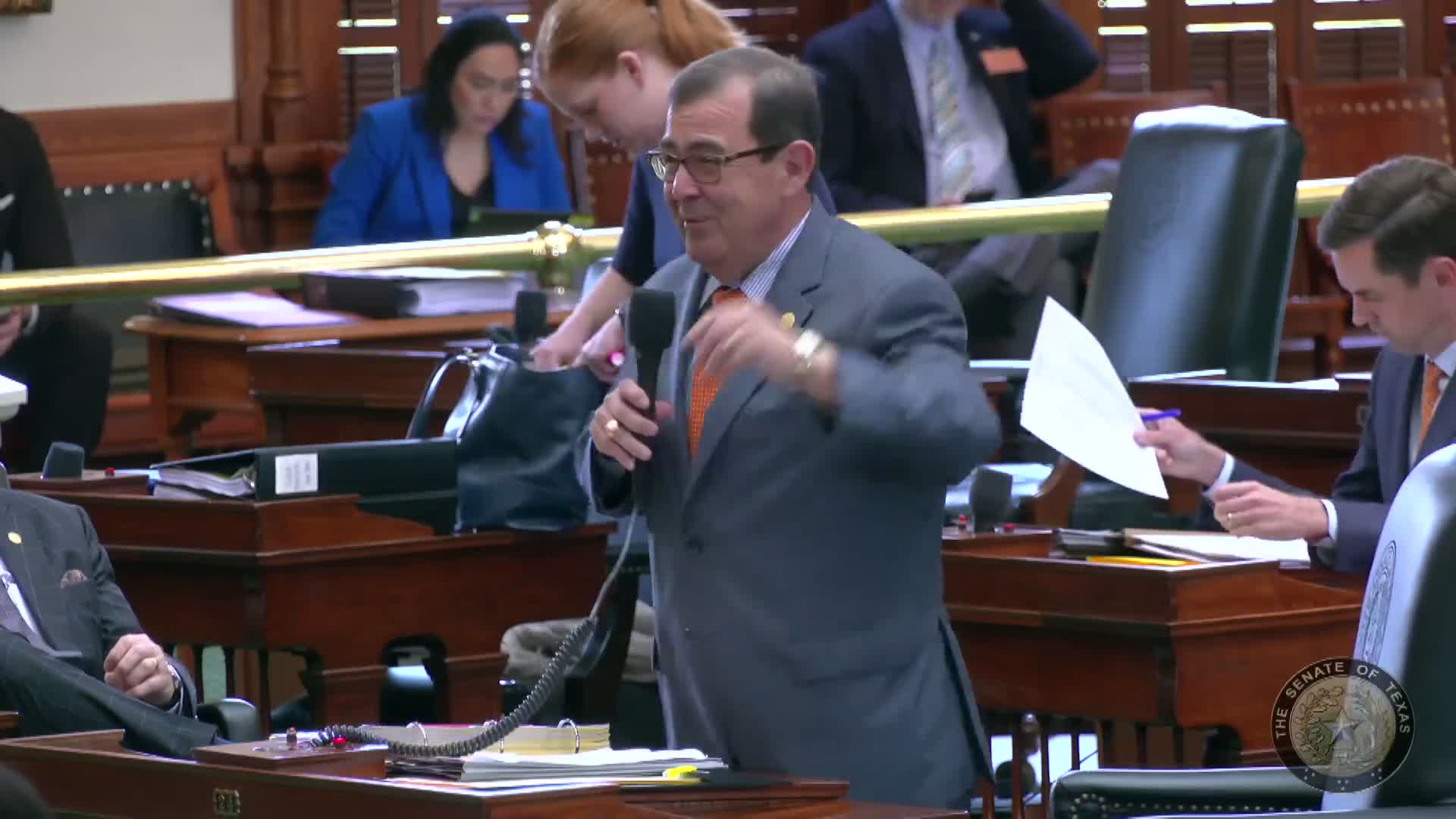 Senator Johnson introduces Doctor Sintayu Casa as Texas Senate's doctor of the day