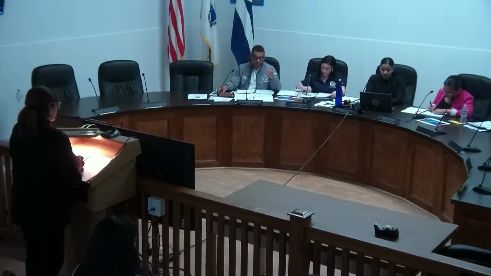 Council Discusses Budget Increases Amid Salary Disparities at Bellevue Meeting