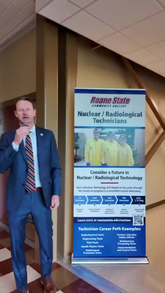 Governor highlights Oak Ridge nuclear operations lab success during campus visit