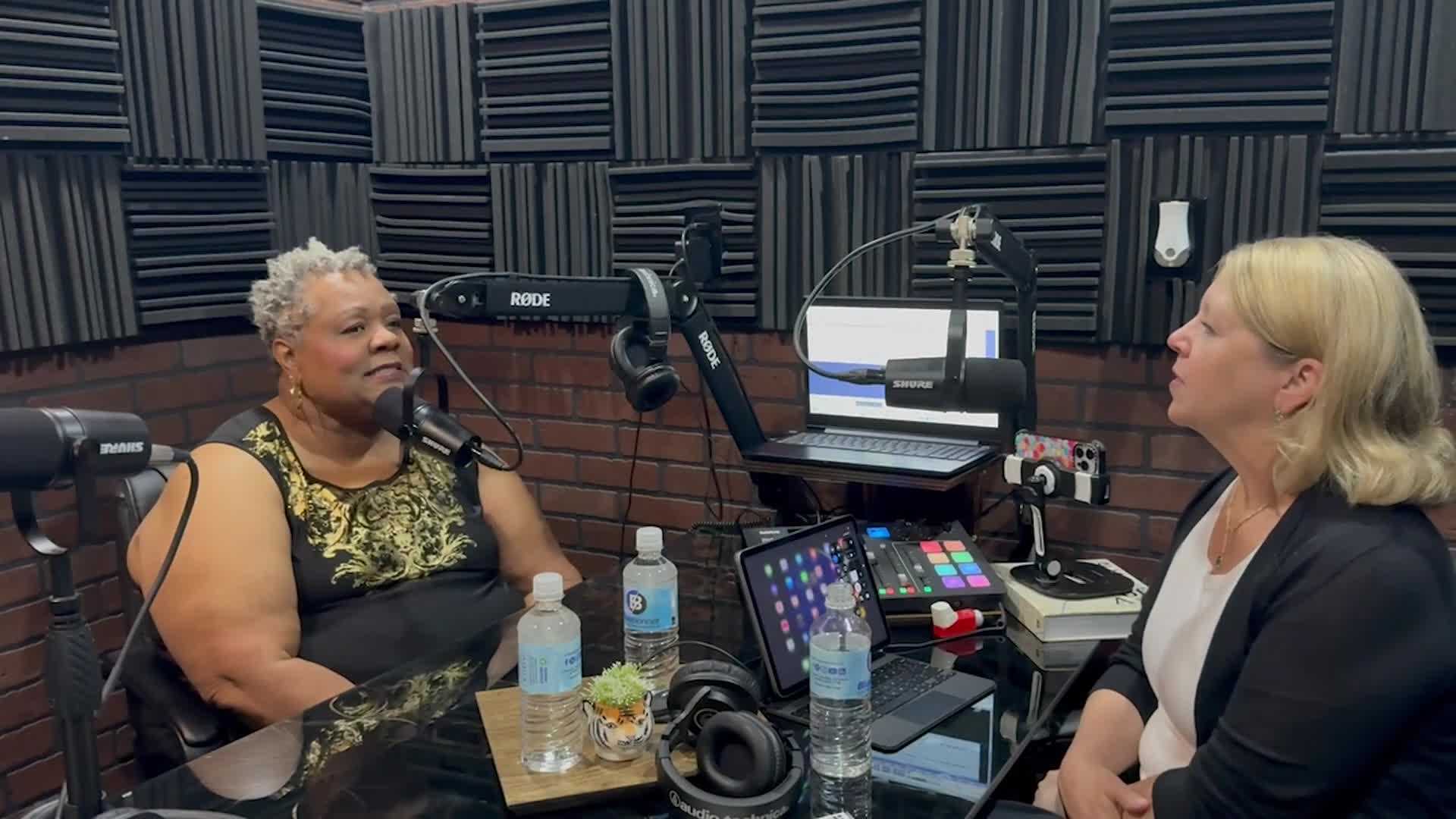 Elgin leaders launch podcast to connect with residents and discuss city initiatives