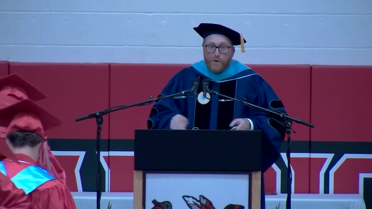 Class president Gary Rodriguez inspires Saskia Class of 2025 to strive for greatness