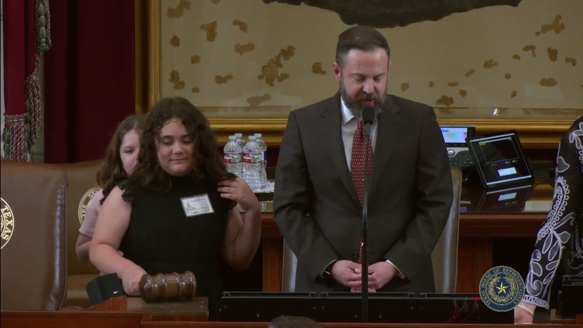 Pastor Scott Wall leads invocation highlighting submission at Texas House session