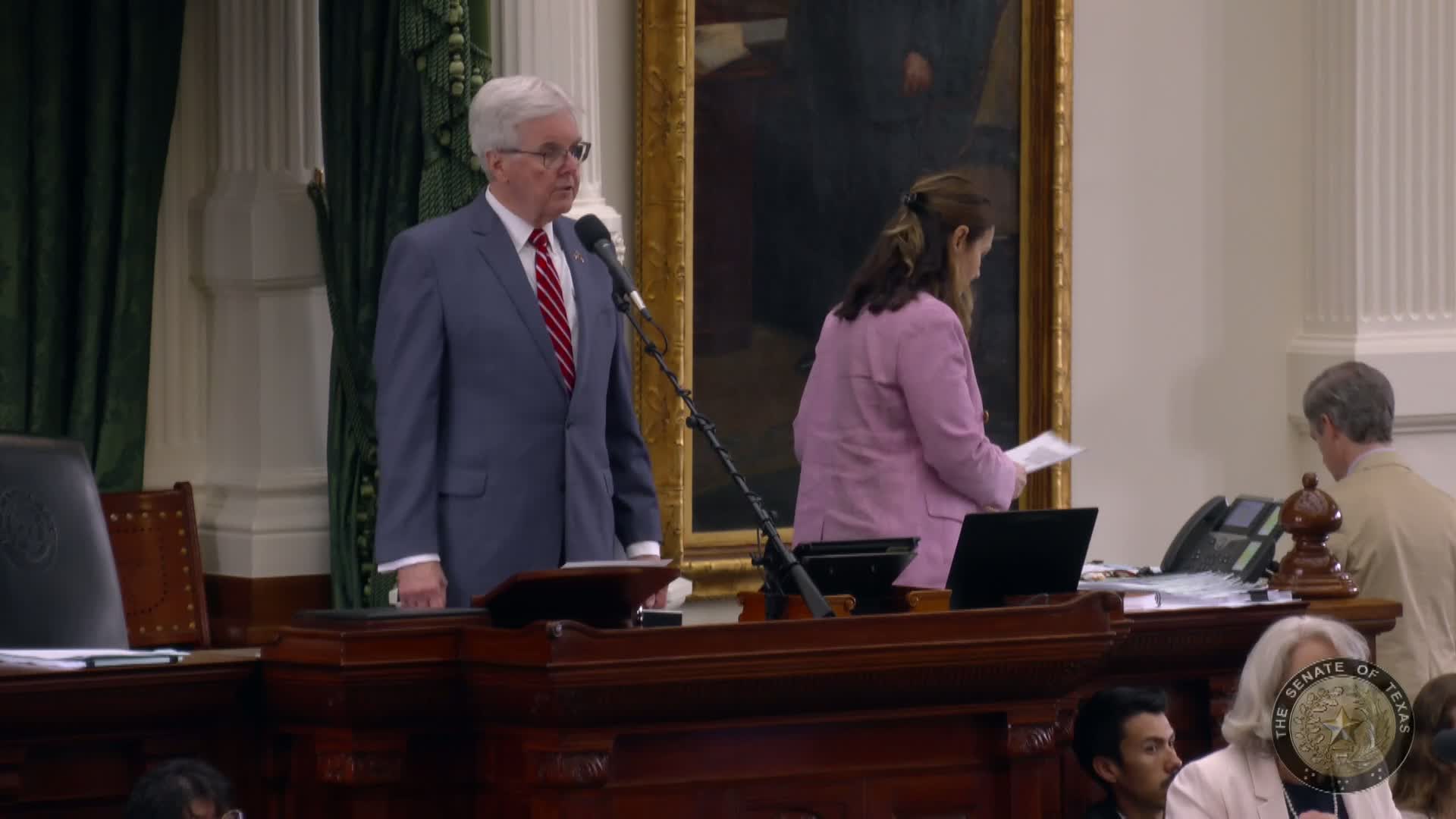 Texas Senate adopts Senate Bill 8 to enhance local law enforcement's immigration enforcement powers
