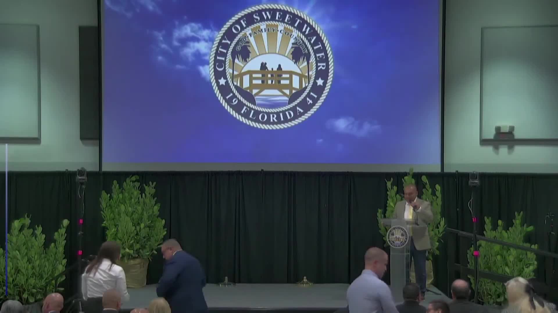 Four Sweetwater commissioners sworn in during city ceremony