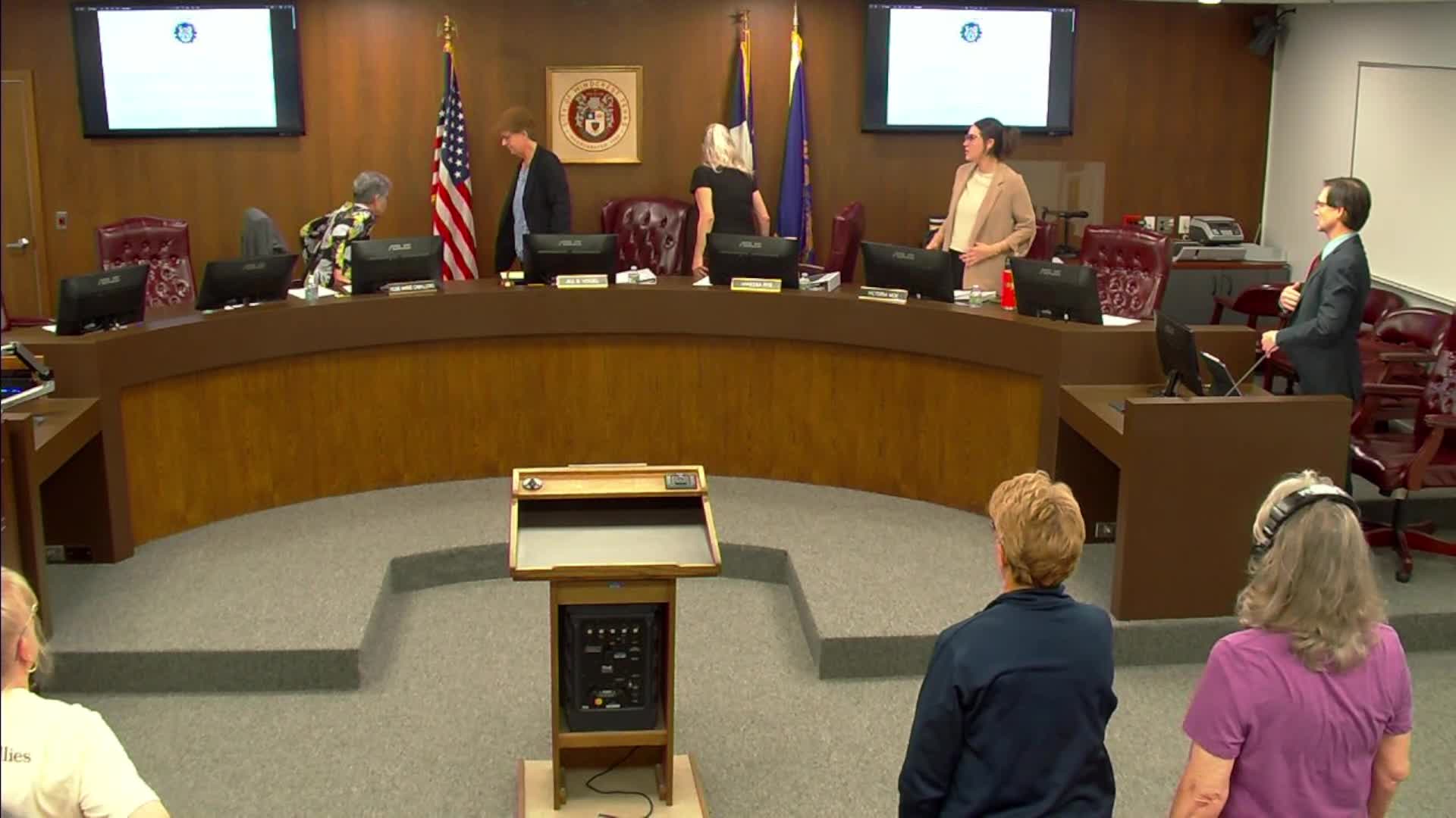 Windcrest Ethics Commission reviews complaint against Pam Dawson and animal organization