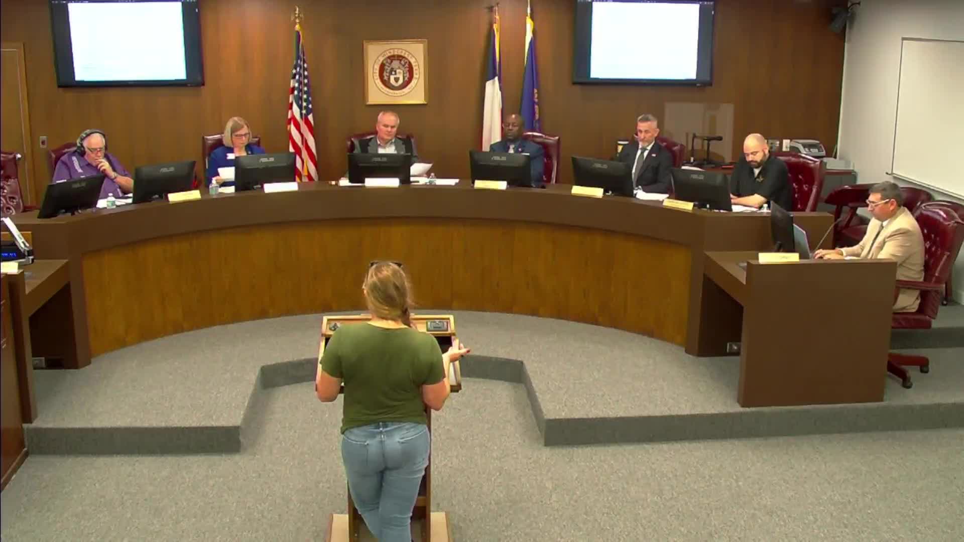 Onecrest resident challenges permit process for detached garage construction