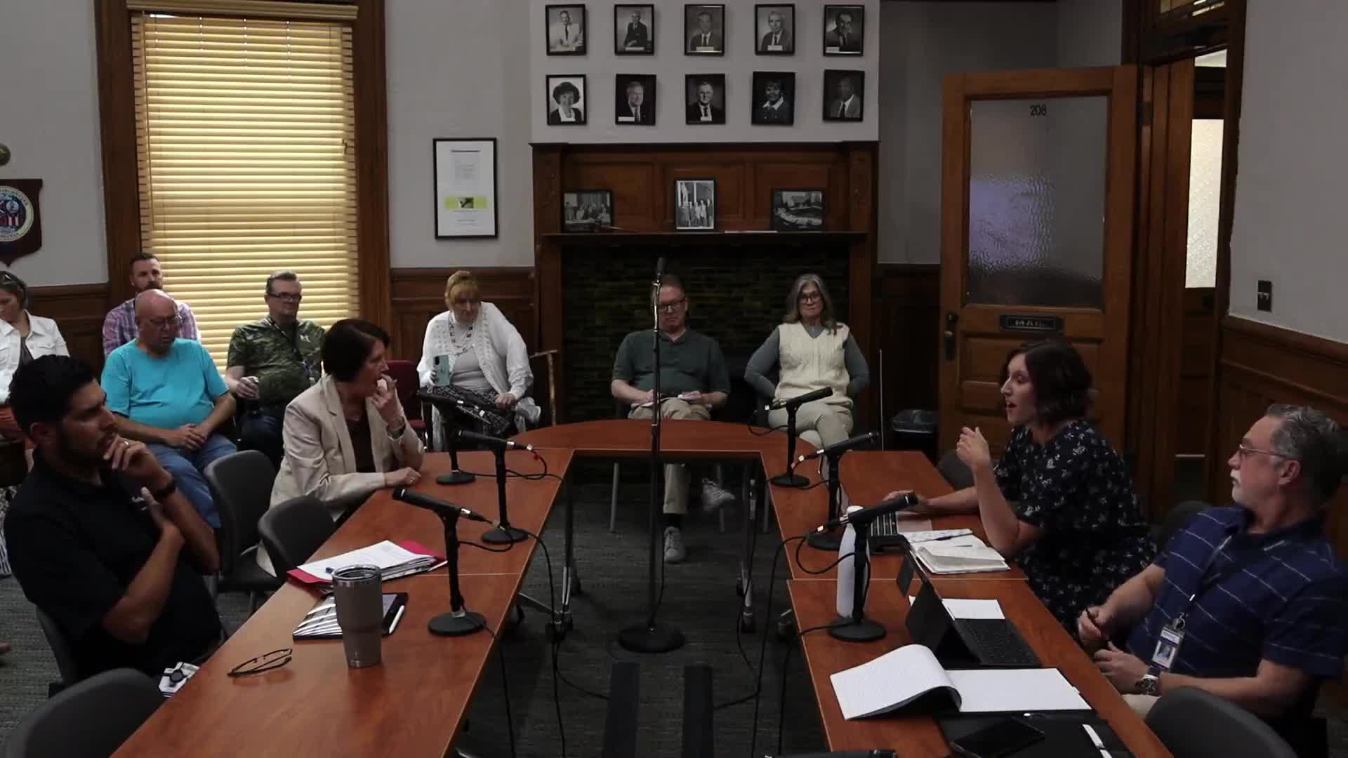 Committee reviews humanitarian services ordinance amid concerns from food service experts