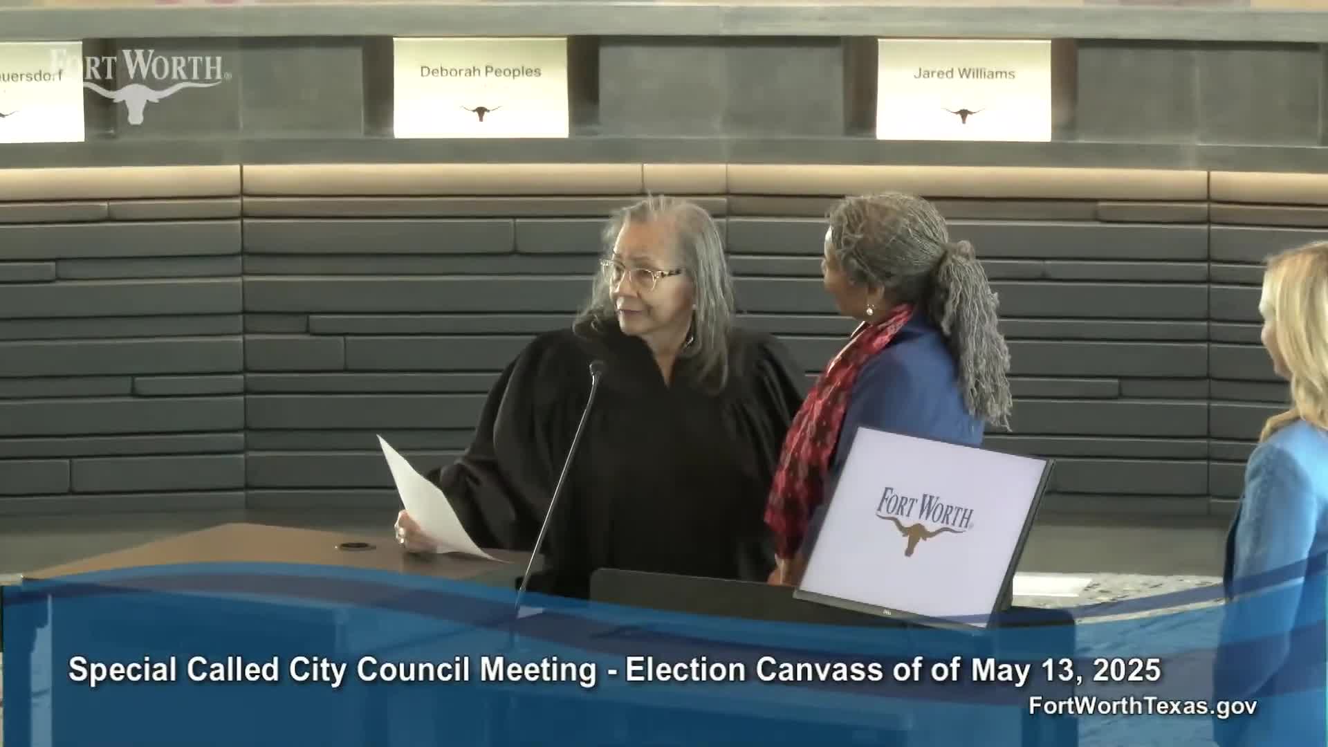 Deborah Peoples sworn in as Fort Worth District 5 council member