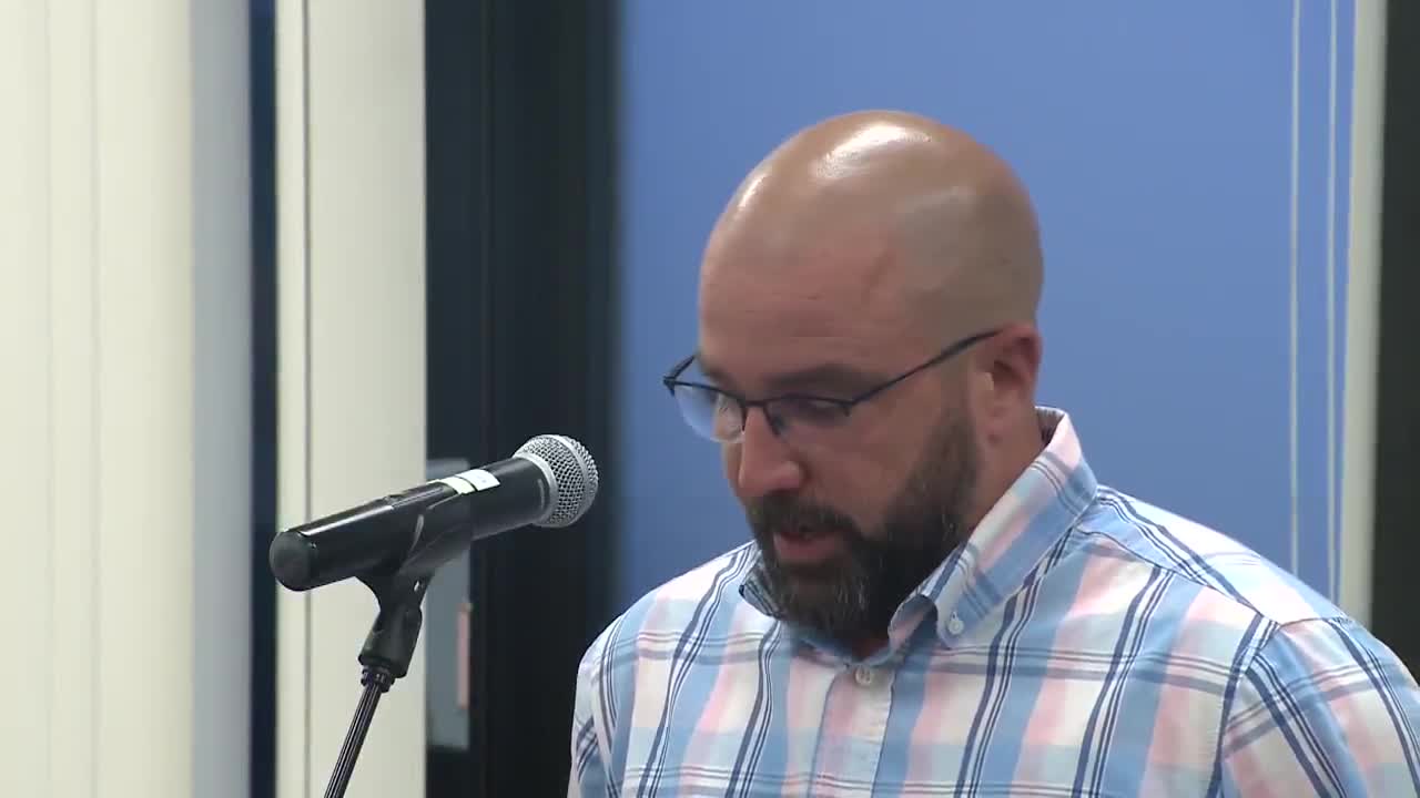 Advocate highlights men's mental health issues at community council meeting