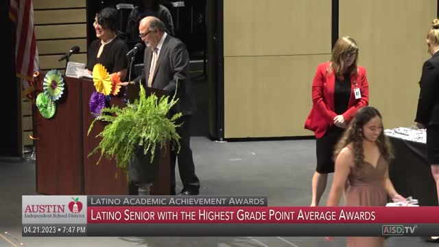 Anne Richard School honors graduates including Madeline Isabel Pérez and Julieth Flores Madere