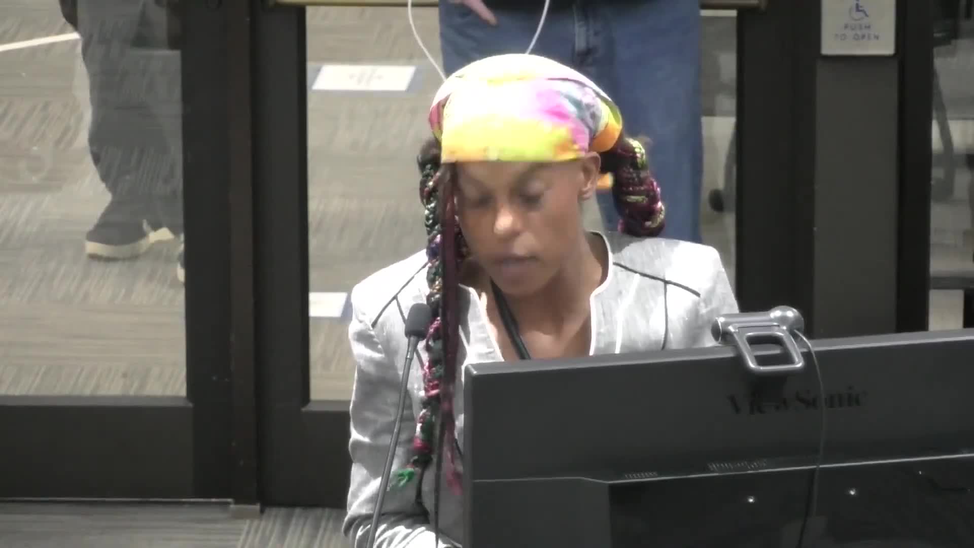 Lawrence residents demand continued livestreaming of city commission meetings