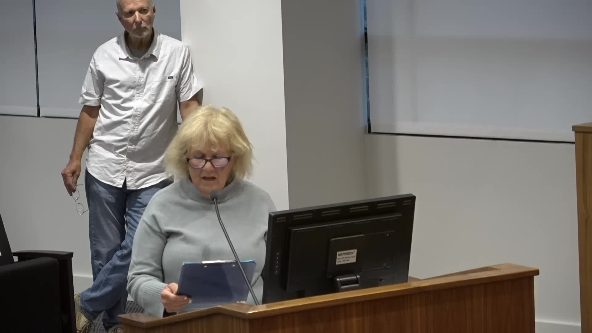 San Clemente residents oppose extension of short-term rental regulations at city council meeting