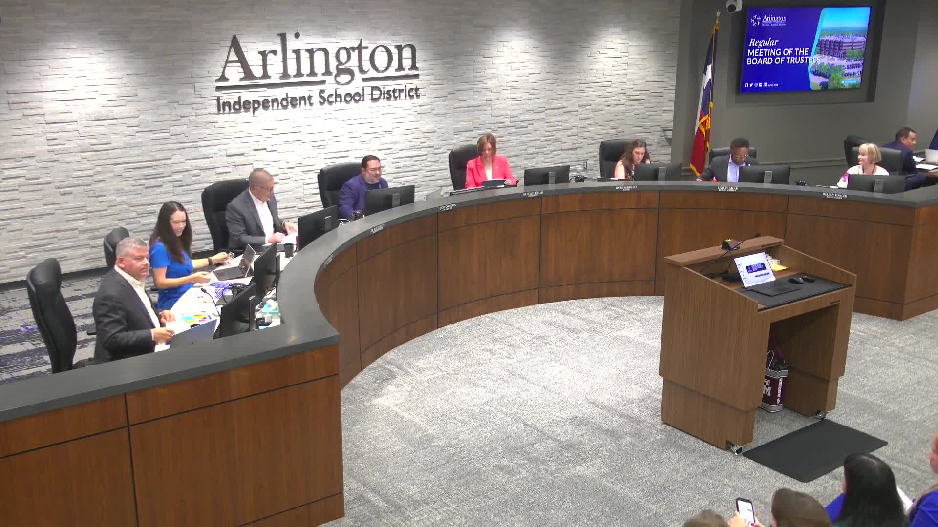 Arlington ISD honors student leaders and River Legacy Foundation's community support