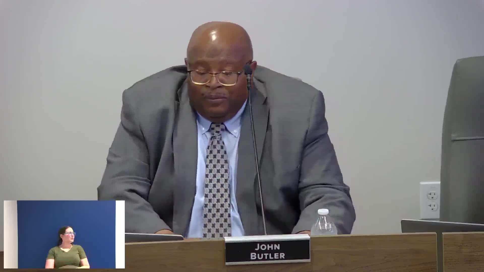 Board narrowly approves revised senior-classification rule after debate on GPA buckets vs. class rank