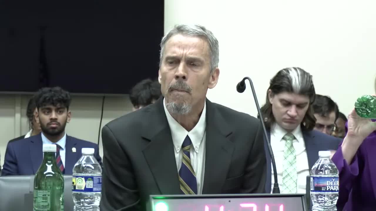 Senator exposes Trump corruption allegations during congressional hearing