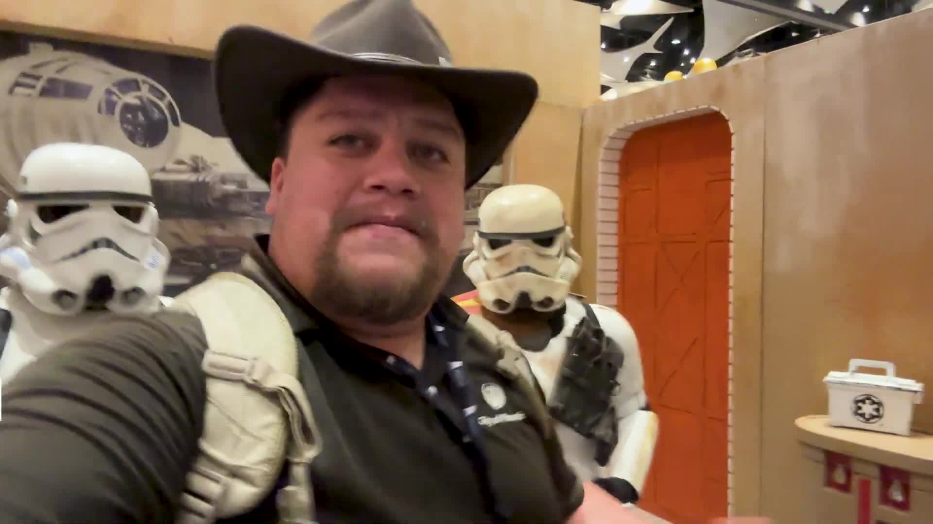 Phoenix Fan Fusion 2025 kicks off at Convention Center with celebrity panels and cosplay