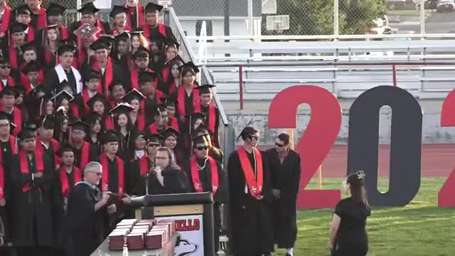 Othello School District certifies Class of 2025; two valedictorians, awards and military enlistees recognized