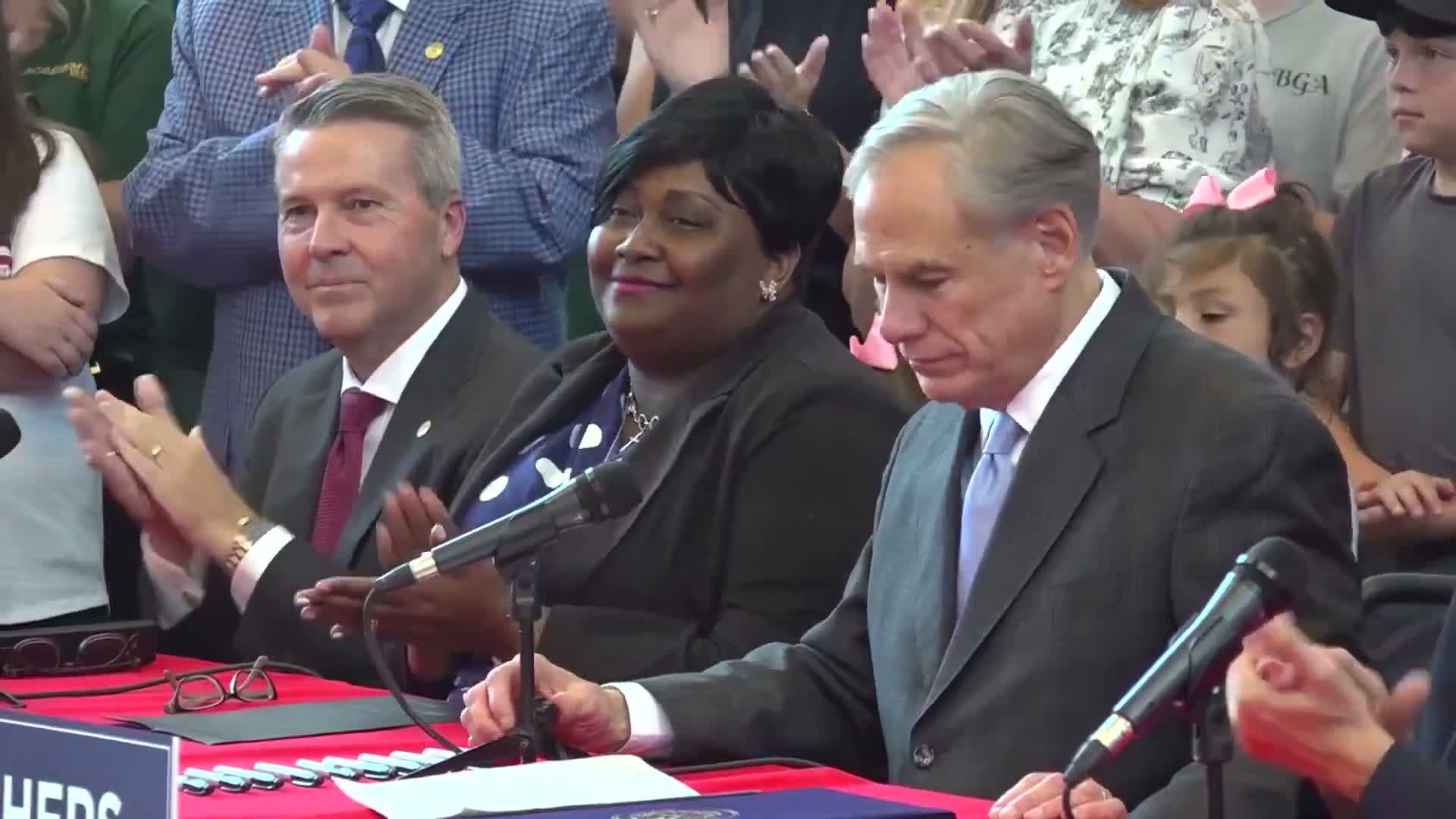 Abbott signs $8.5 billion education package, calls it largest teacher pay raise in Texas history