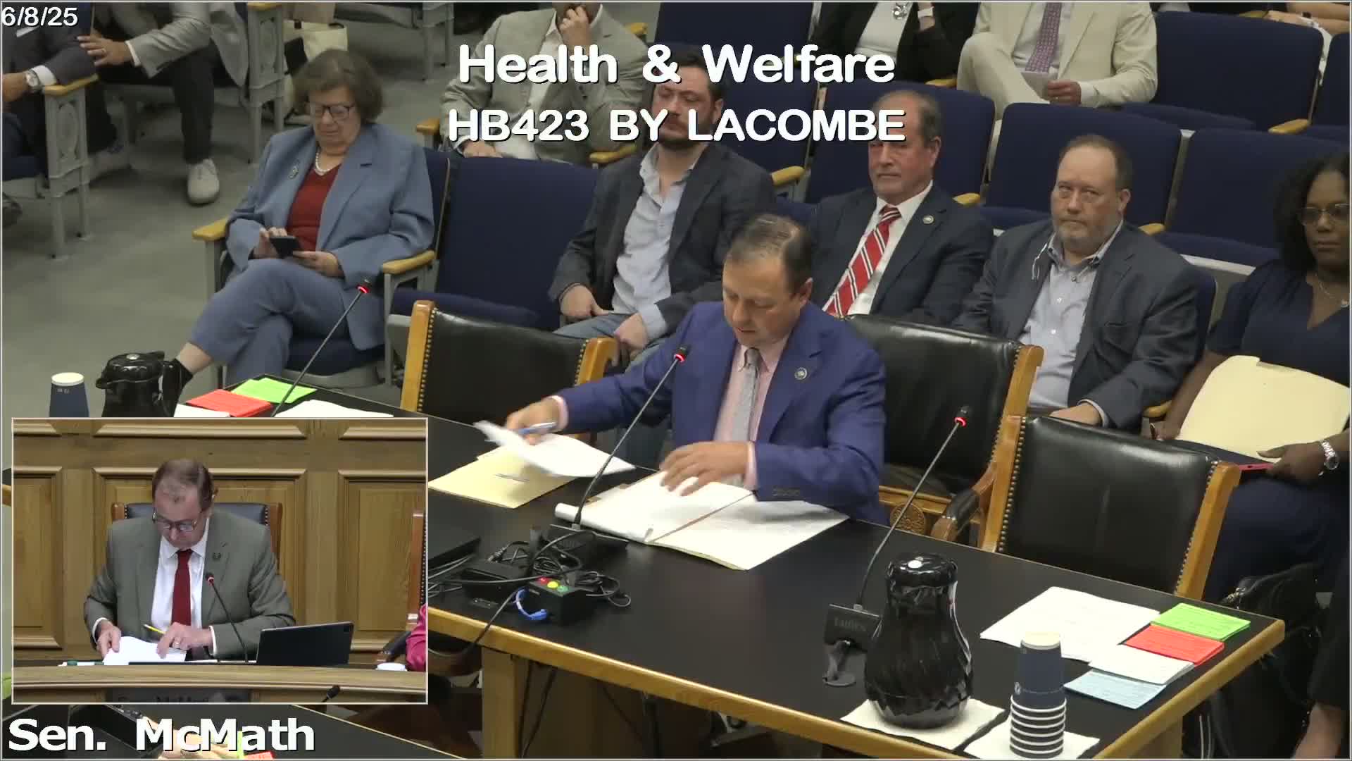 Senate committee approves 'truth‑in‑advertising' bill for licensed health professionals